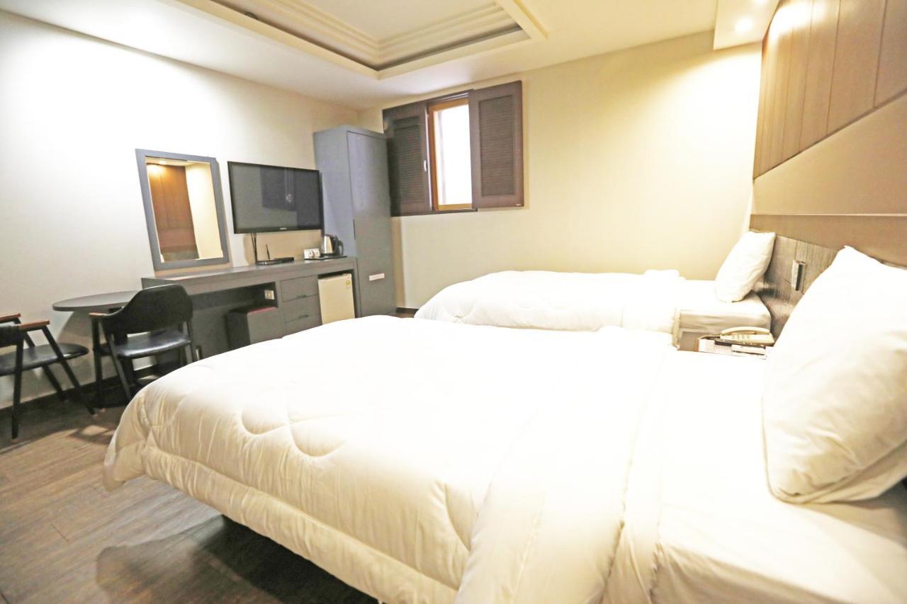 Incheon Airport Hotel June Exterior photo