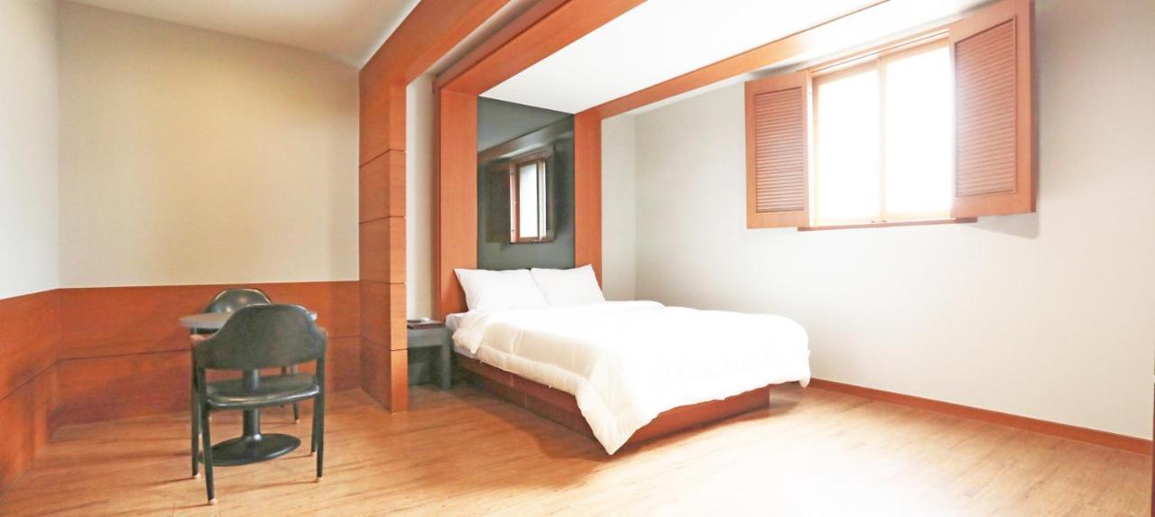 Incheon Airport Hotel June Exterior photo