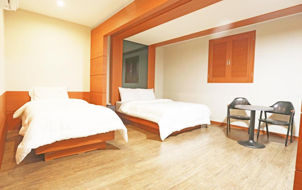 Incheon Airport Hotel June Exterior photo