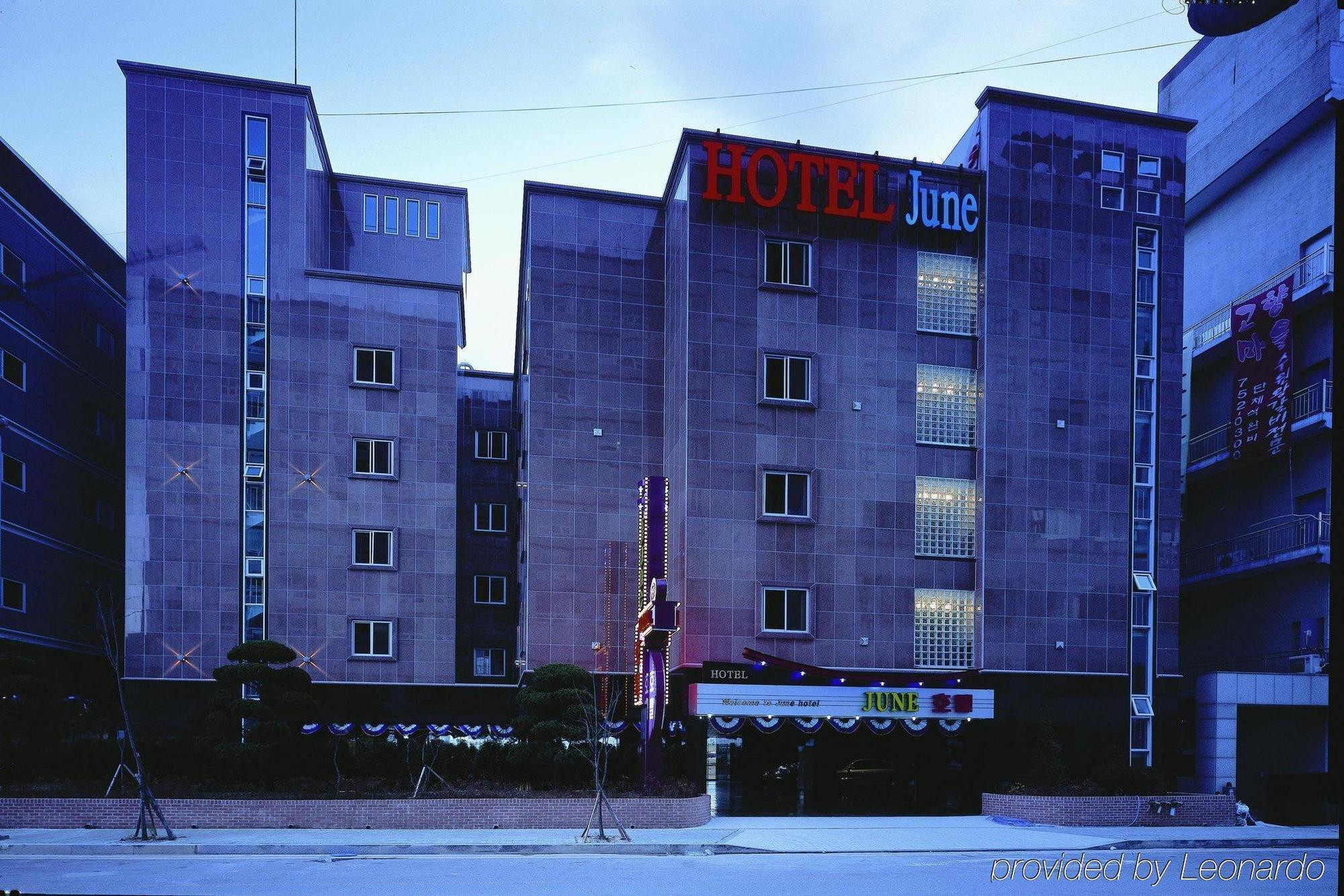 Incheon Airport Hotel June Exterior photo