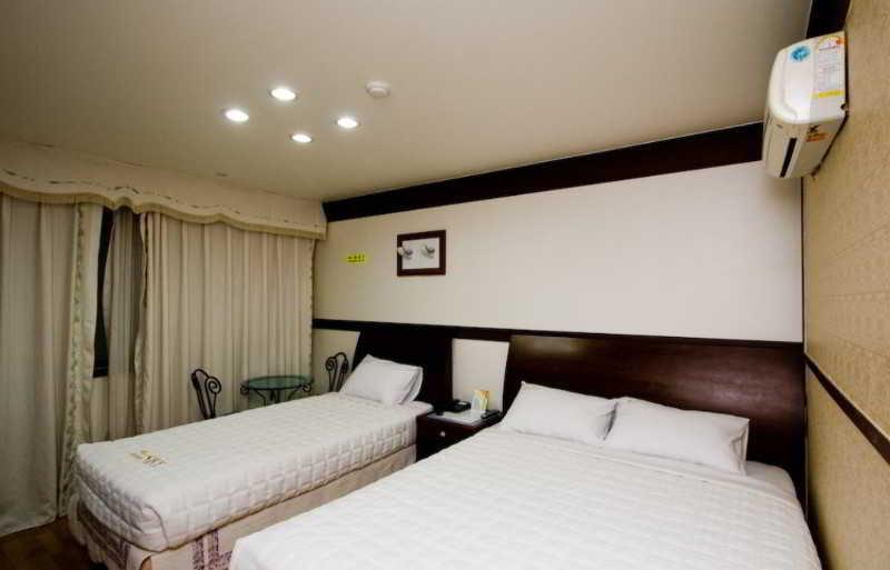 Incheon Airport Hotel June Exterior photo