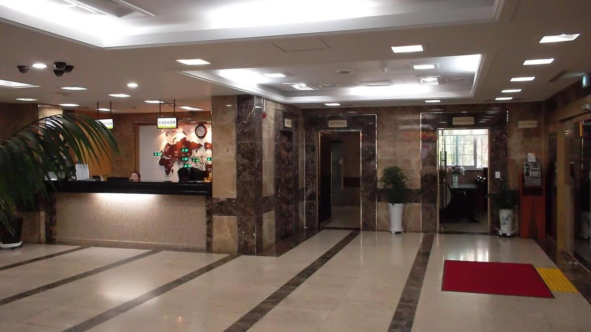 Incheon Airport Hotel June Exterior photo