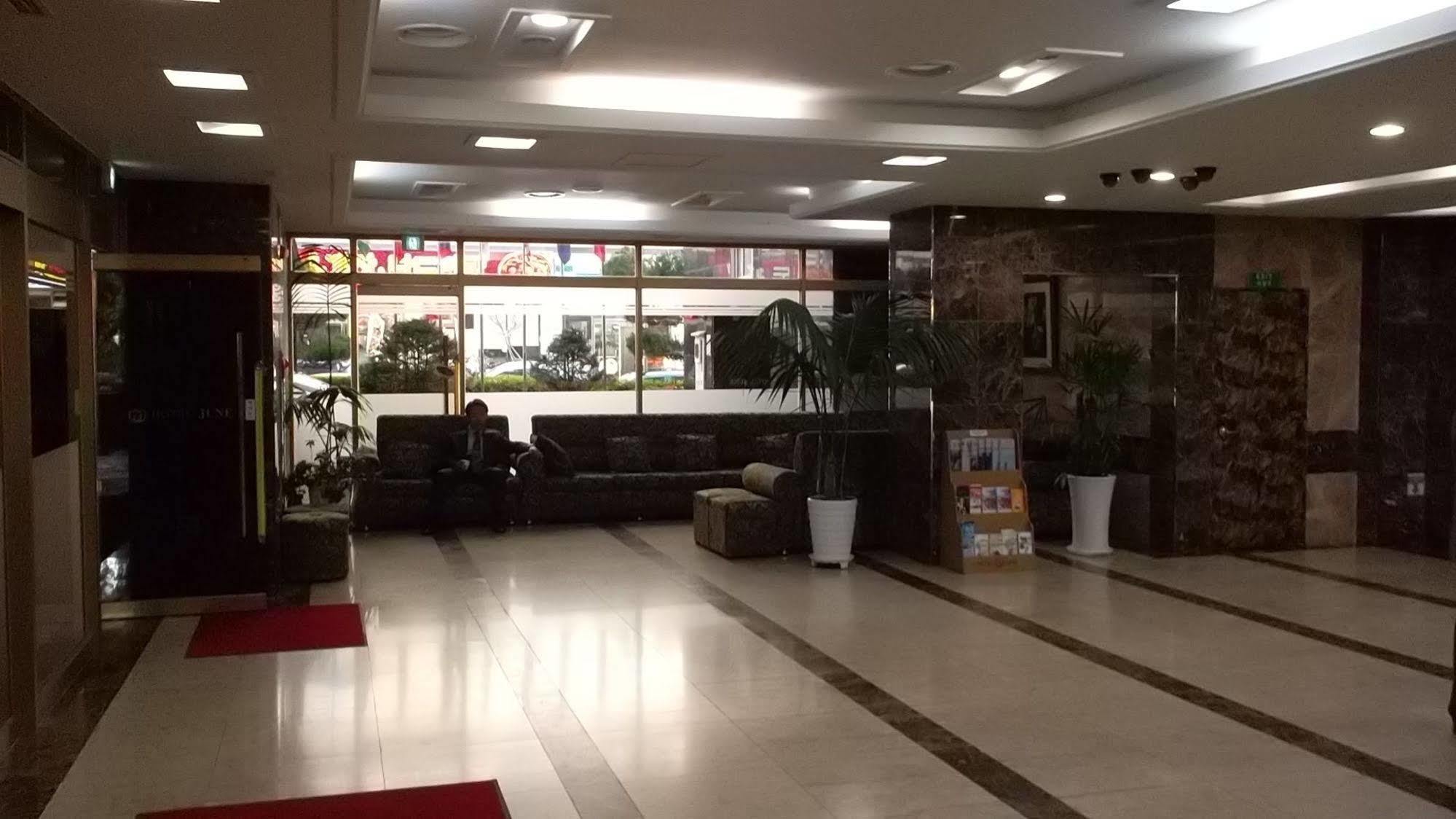 Incheon Airport Hotel June Exterior photo