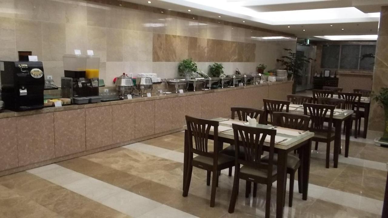 Incheon Airport Hotel June Exterior photo